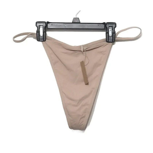 SKIMS Kim Kardashian Mica Fits Everybody T-String Thong PN-THG-0070 NEW Size 4X - Picture 1 of 5